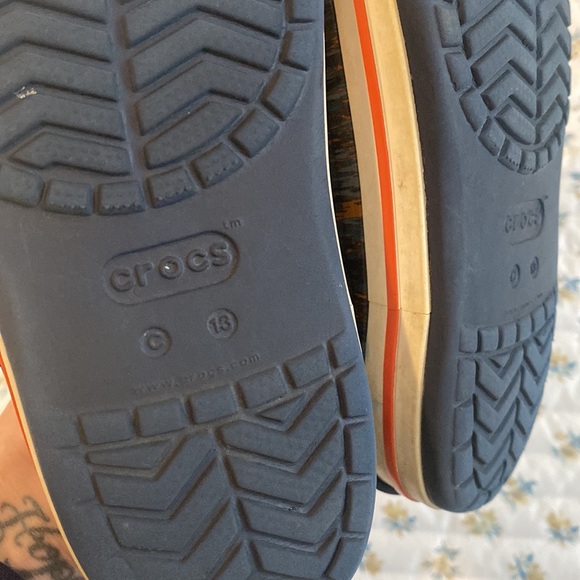 Kids multicolored Crocs size 13 - Picture 5 of 8